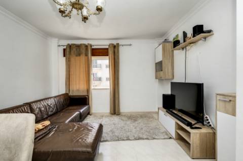 APARTAMENTO T3 VENDA NO CARREGADO PERTO DO OUTLET SHOPPING CAMPERA