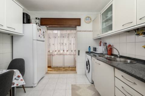 APARTAMENTO T3 VENDA NO CARREGADO PERTO DO OUTLET SHOPPING CAMPERA