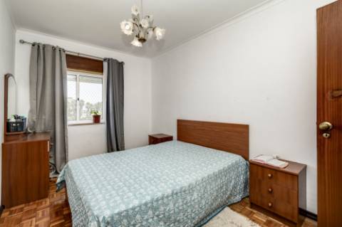 APARTAMENTO T3 VENDA NO CARREGADO PERTO DO OUTLET SHOPPING CAMPERA