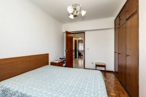 APARTAMENTO T3 VENDA NO CARREGADO PERTO DO OUTLET SHOPPING CAMPERA