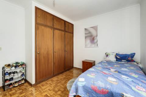 APARTAMENTO T3 VENDA NO CARREGADO PERTO DO OUTLET SHOPPING CAMPERA