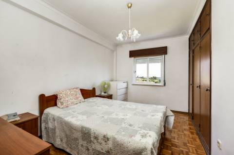 APARTAMENTO T3 VENDA NO CARREGADO PERTO DO OUTLET SHOPPING CAMPERA