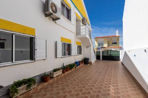 MORADIA - PRÉDIO - COM VARIOS APARTAMENTOS - PISCINA - EM MANTA ROTA - VILA NOVA DE CACELA - VRSA - ALGARVE