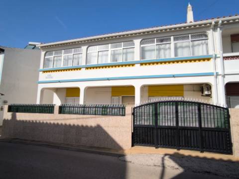 MORADIA - PRÉDIO - COM VARIOS APARTAMENTOS - PISCINA - EM MANTA ROTA - VILA NOVA DE CACELA - VRSA - ALGARVE