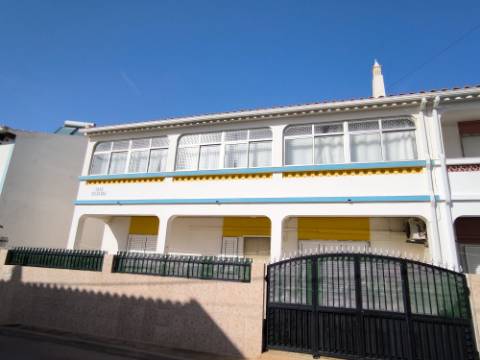 MORADIA - PRÉDIO - COM VARIOS APARTAMENTOS - PISCINA - EM MANTA ROTA - VILA NOVA DE CACELA - VRSA - ALGARVE