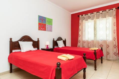 MORADIA - PRÉDIO - COM VARIOS APARTAMENTOS - PISCINA - EM MANTA ROTA - VILA NOVA DE CACELA - VRSA - ALGARVE