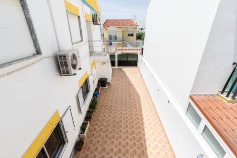 MORADIA - PRÉDIO - COM VARIOS APARTAMENTOS - PISCINA - EM MANTA ROTA - VILA NOVA DE CACELA - VRSA - ALGARVE