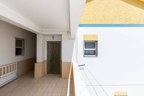 MORADIA - PRÉDIO - COM VARIOS APARTAMENTOS - PISCINA - EM MANTA ROTA - VILA NOVA DE CACELA - VRSA - ALGARVE