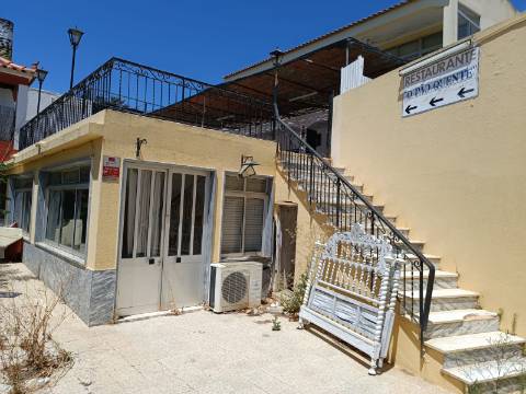 EDIFÍCIO COM TRÊS PISOS - VÁRIAS DIVISÕES - HABITAÇÃO - RESTAURANTE - COMÉRCIO - SERVIÇOS - SÃO BARTOLOMEU DO SUL - CASTRO MARIM