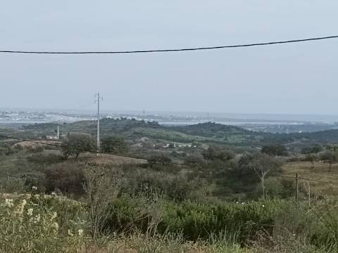 TERRENO COM 34.500 M2 - POSSIBILIDADE DE CONSTRUÇÃO DE ARMAZEM - ÁGUA E LUZ - SENTINELA - CASTRO MARIM - ALGARVE