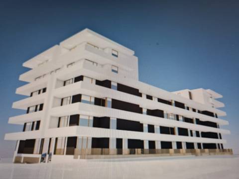 Terreno com 465m2 e 1609m2 para construção de 15 apartamentos + 1 loja, no centro de loule
