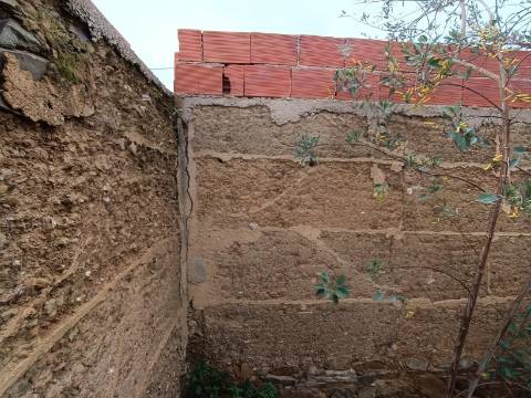 MORADIA TÍPICA ISOLADA COM 215 M2 EM ALVES - SANTANA DE CAMBAS - MÉRTOLA - BAIXO ALENTEJO