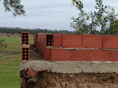 MORADIA TÍPICA ISOLADA COM 215 M2 EM ALVES - SANTANA DE CAMBAS - MÉRTOLA - BAIXO ALENTEJO