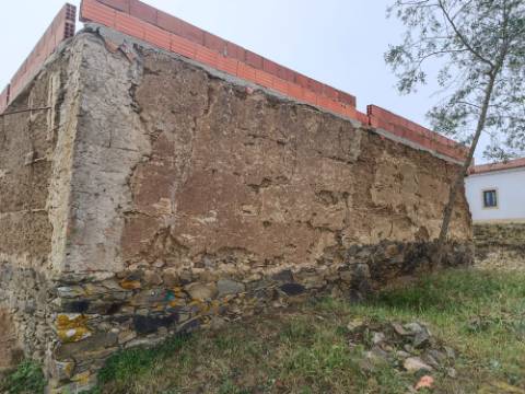MORADIA TÍPICA ISOLADA COM 215 M2 EM ALVES - SANTANA DE CAMBAS - MÉRTOLA - BAIXO ALENTEJO