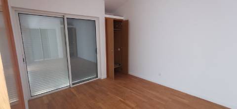 Moradia totalmente renovada com muita luz natural devido á sua original arquitetura no Carvoeiro!!!