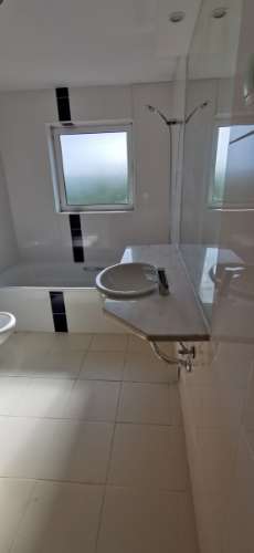 Moradia totalmente renovada com muita luz natural devido á sua original arquitetura no Carvoeiro!!!