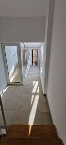 Moradia totalmente renovada com muita luz natural devido á sua original arquitetura no Carvoeiro!!!