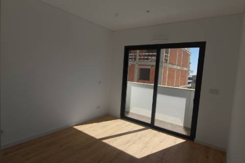 Apartamento T4, top floor, Tavira