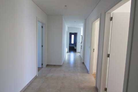 Apartamento T4, top floor, Tavira