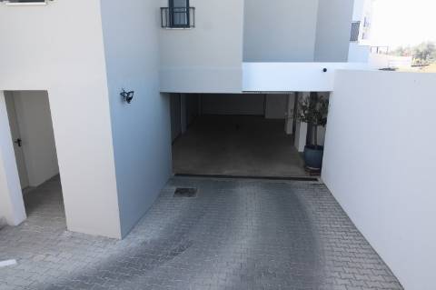 Apartamento T4, top floor, Tavira