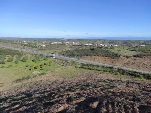 TERRENO RUSTICO COM 29.760 M2 - COM POÇO E ARVORES - CASTRO MARIM - ALGARVE