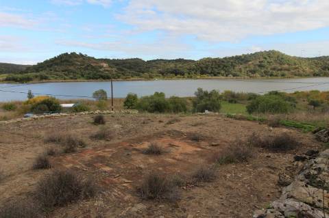 Terreno Rústico com 3230m2 e vista rio,para venda.