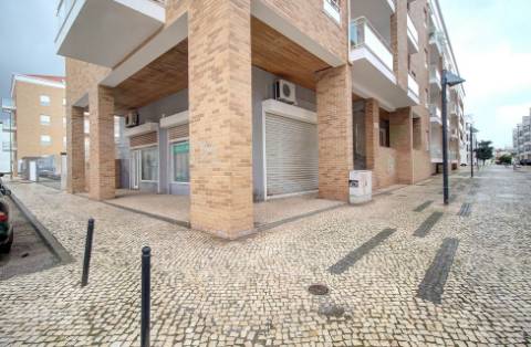 Loja no condomínio Varandas do Guadiana