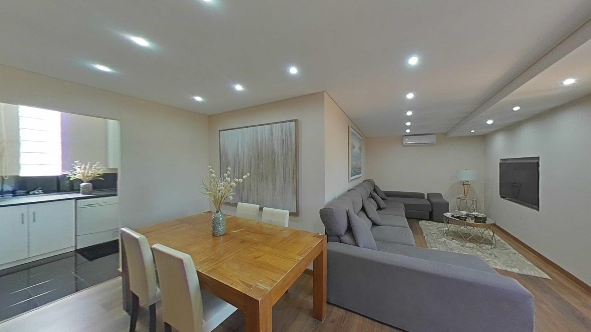 Moradia T3, totalmente renovada, logradouro com vista para a Ria Formosa - 5 mi
<!DOCTYPE html>
<html lang=