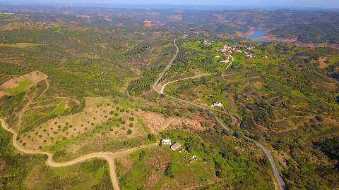 TERRENO RUSTICO COM 11.000 M2 - BONS ACESSOS - ALCARIAS GRANDES - CASTRO MARIM - ALGARVE