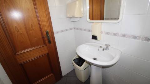 Estabelecimento para Comércio com 80 m2 na baixa de Olhão
