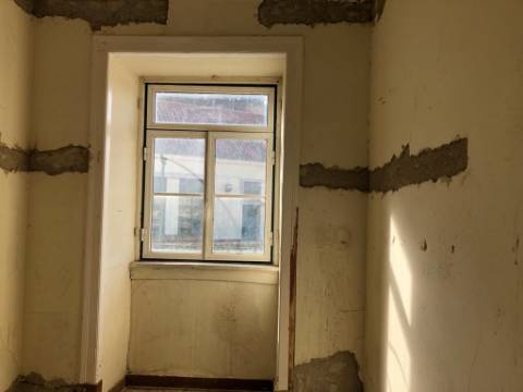 Prédio com 7 apartamentos para remodelar na Encosta do Castelo , Lisboa
