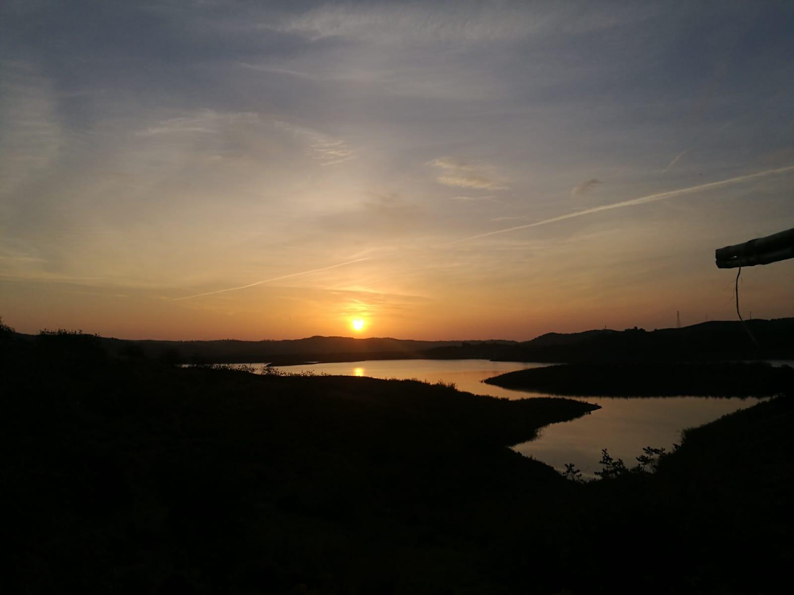 TERRENO COM 27.600 M2 - JUNTO AO LAGO - POSSIBILID
<!DOCTYPE html>
<html lang=