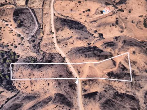 TERRENO COM 15.880 M2 - COM ÁGUA - COM POSSIBILIDADE DE CONSTRUÇÃO DE APOIO AGRICOLA - ALTURA - CASTRO MARIM - ALGARVE