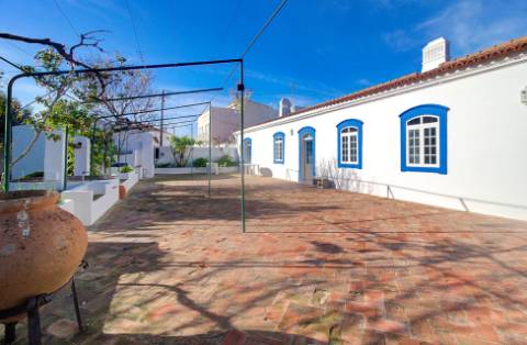 Exclusiva Quinta Tradicional Algarvia com Potencial de Desenvolvimento - Vila Nova de Cacela