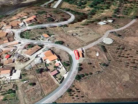 ARMAZEM - COM CASA DE BANHO - JUNTO A ALDEIA DE FORTES EM CASTRO MARIM - ALGARVE