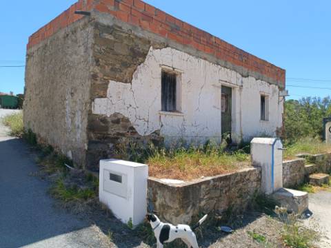 MORADIA ISOLADA - COM TERRENO - NA SENTINELA EM CASTRO MARIM - ALGARVE