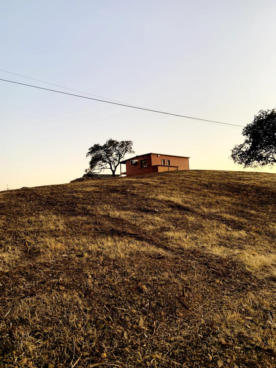 TERRENO COM 12.720 M2 - VISTA MAR - COM ARVORES - REGA - BOMBA E PAINEIS SOLARES - CAMPEIROS - CASTRO MARIM - ALGARVE