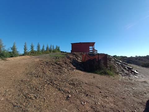 TERRENO COM 12.720 M2 - VISTA MAR - COM ARVORES - REGA - BOMBA E PAINEIS SOLARES - CAMPEIROS - CASTRO MARIM - ALGARVE