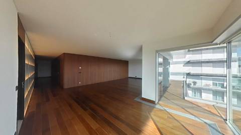 T4 de Luxo - Restelo