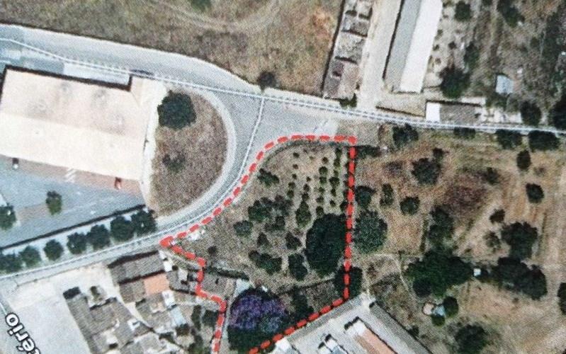 Terreno Urbano com casa antiga em Tavira