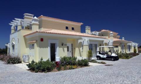 (GOLDEN VISA) Moradia de tipologia V3 de sonho num aldeamento no Campo de Golf de Castro Marim