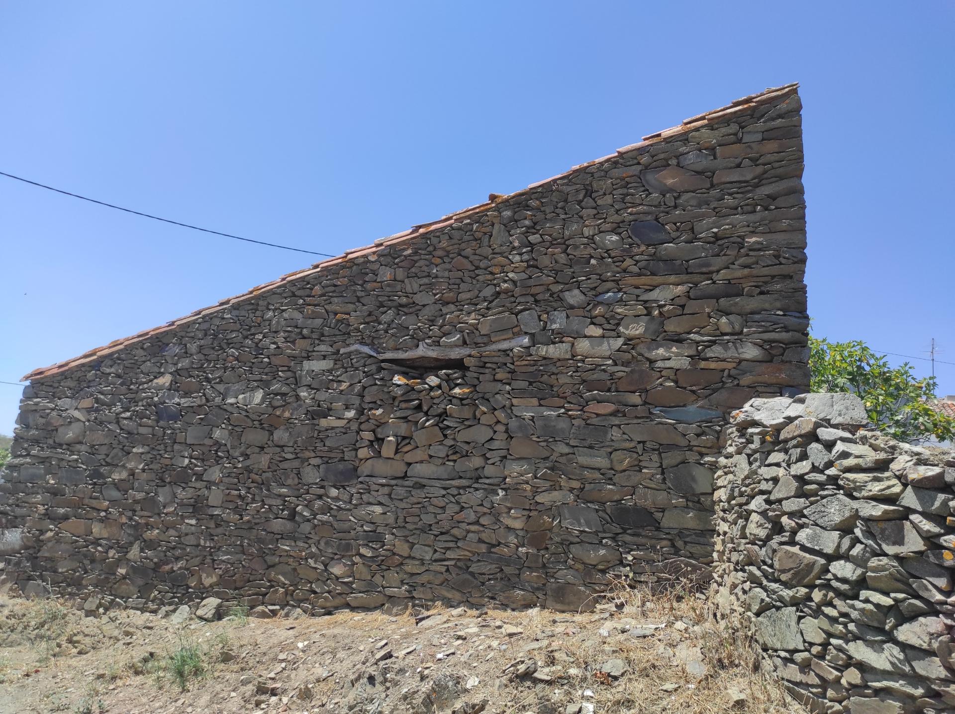 CASA EM PEDRA - COM QUINTAL - ALDEIA CERRO DA VINHA - ALCOUTIM - ALGARVE