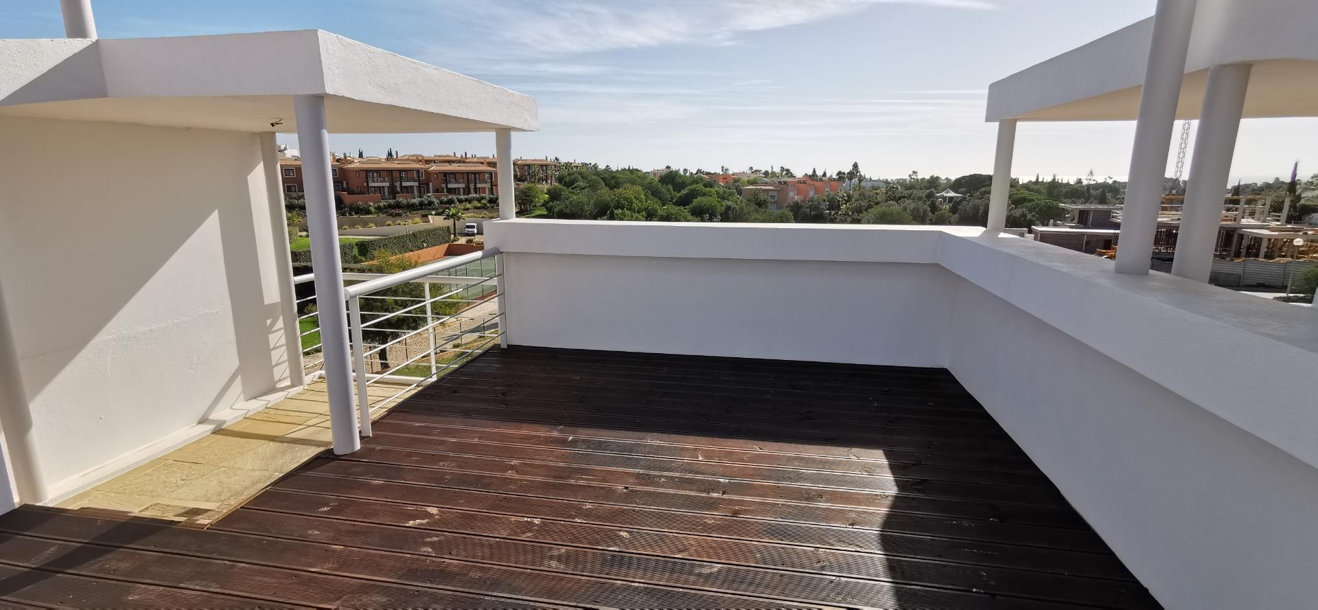 Moradia totalmente renovada numa zona calma onde predomina a habitação unifamiliar!