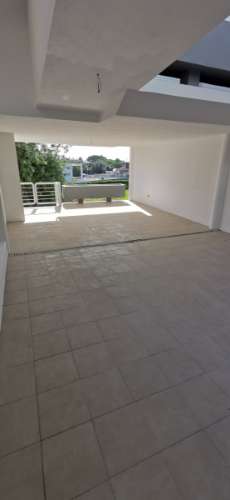 Moradia totalmente renovada numa zona calma onde predomina a habitação unifamiliar!
