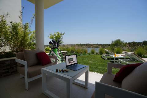 Apartamento T2 com terraço 43.02,33m2 sito no Golf Monte Rei