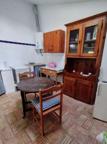 Quinta junto a núcleo urbano, com a possibilidade de construção de 7 moradias com piscina