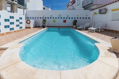Exclusivo Edifício com 8 Apartamentos em Manta Rota, Algarve
