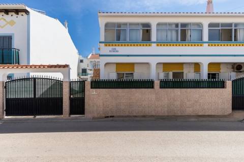 Exclusivo Edifício com 8 Apartamentos em Manta Rota, Algarve