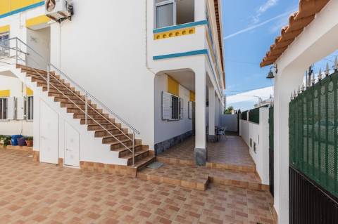 Exclusivo Edifício com 8 Apartamentos em Manta Rota, Algarve