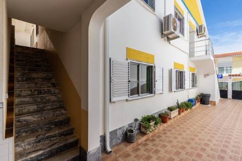 Exclusivo Edifício com 8 Apartamentos em Manta Rota, Algarve